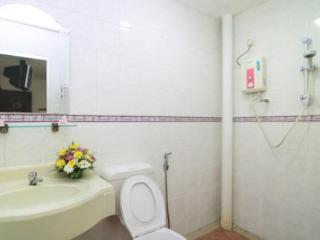 Rose Taman Johor Jaya Hotel *